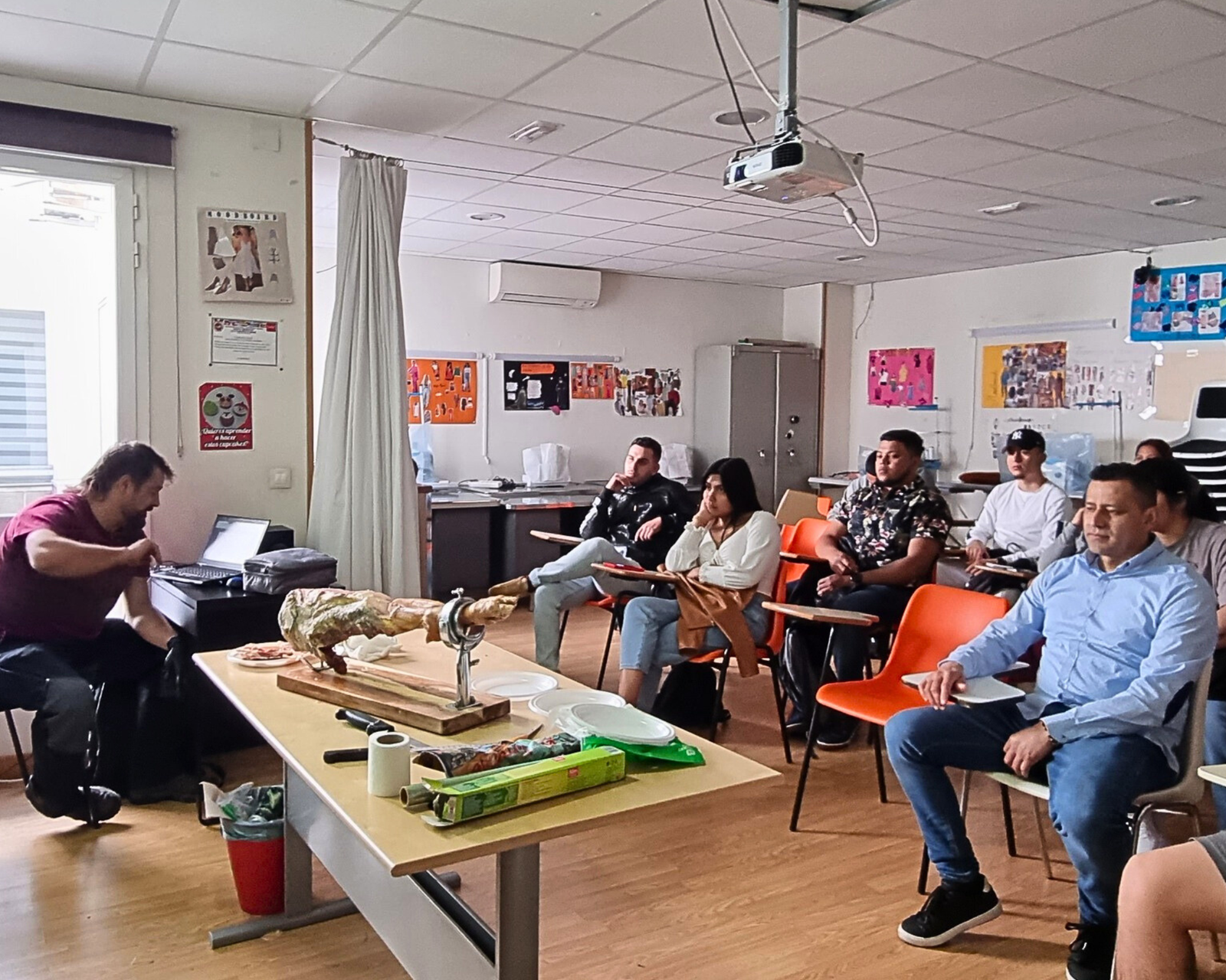 clase-corte-jamón-aula